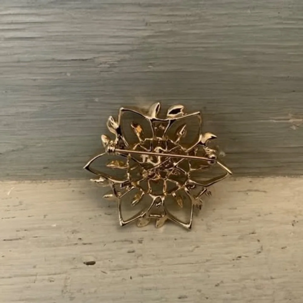Vintage Sarah‎ Coventry Gold Tone Floral Filigree Brooch Pin Good Condition